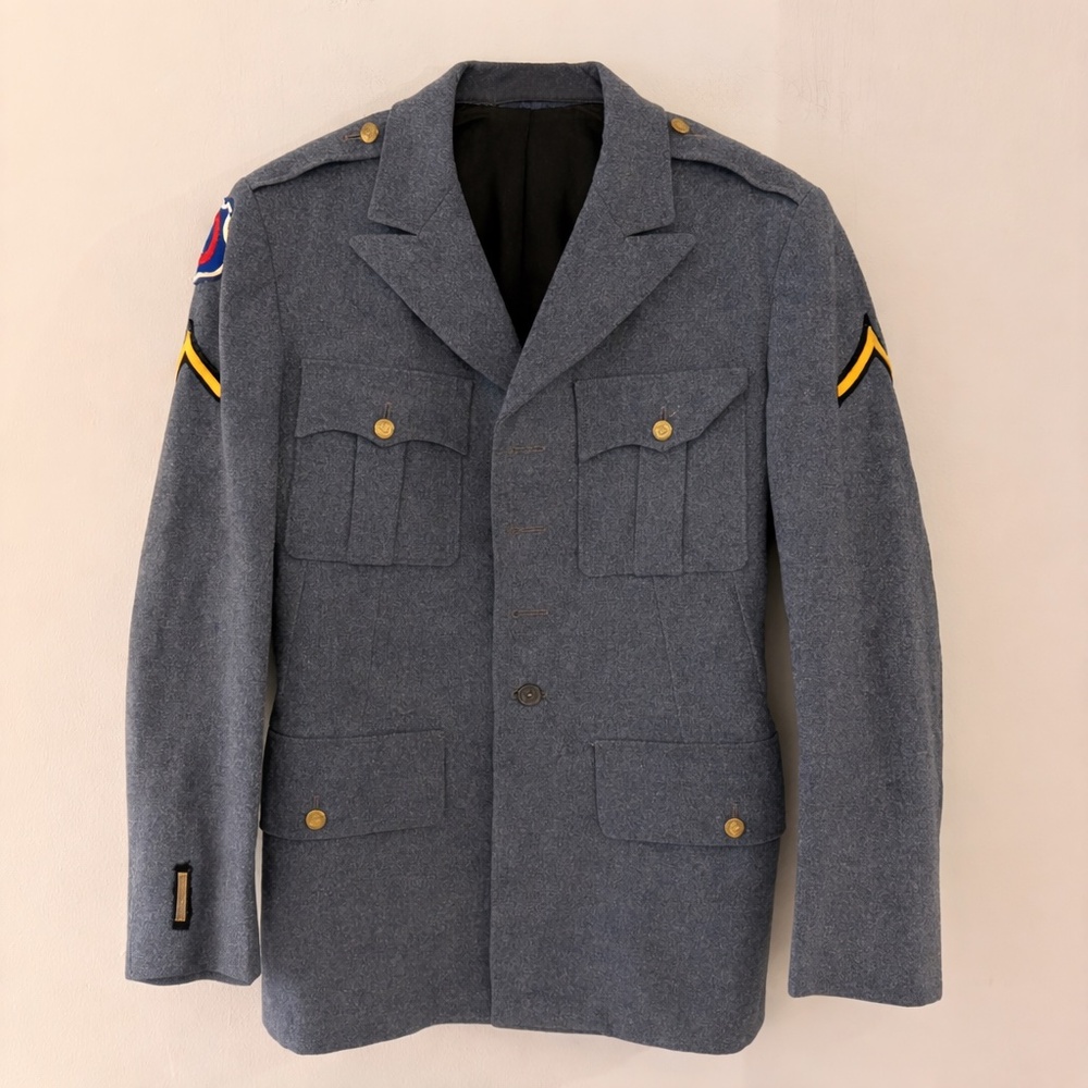 Vintage US Army dress wool
Jacket